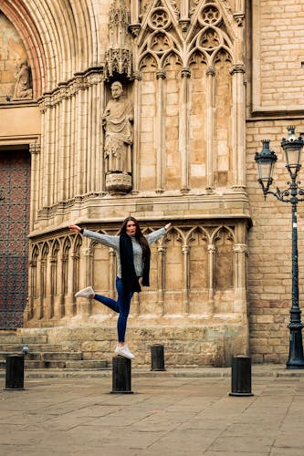 Barcelona Instagram tour with an expert photographer and a local guide