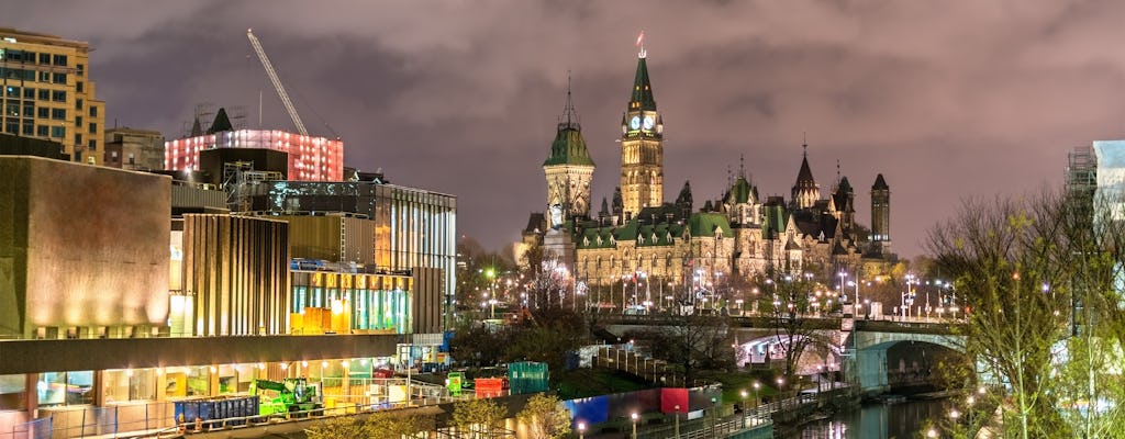 Excursão de bonde vintage com luzes noturnas em Ottawa