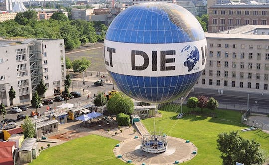 Ascent with the WELT Ballon at Checkpoint Charlie