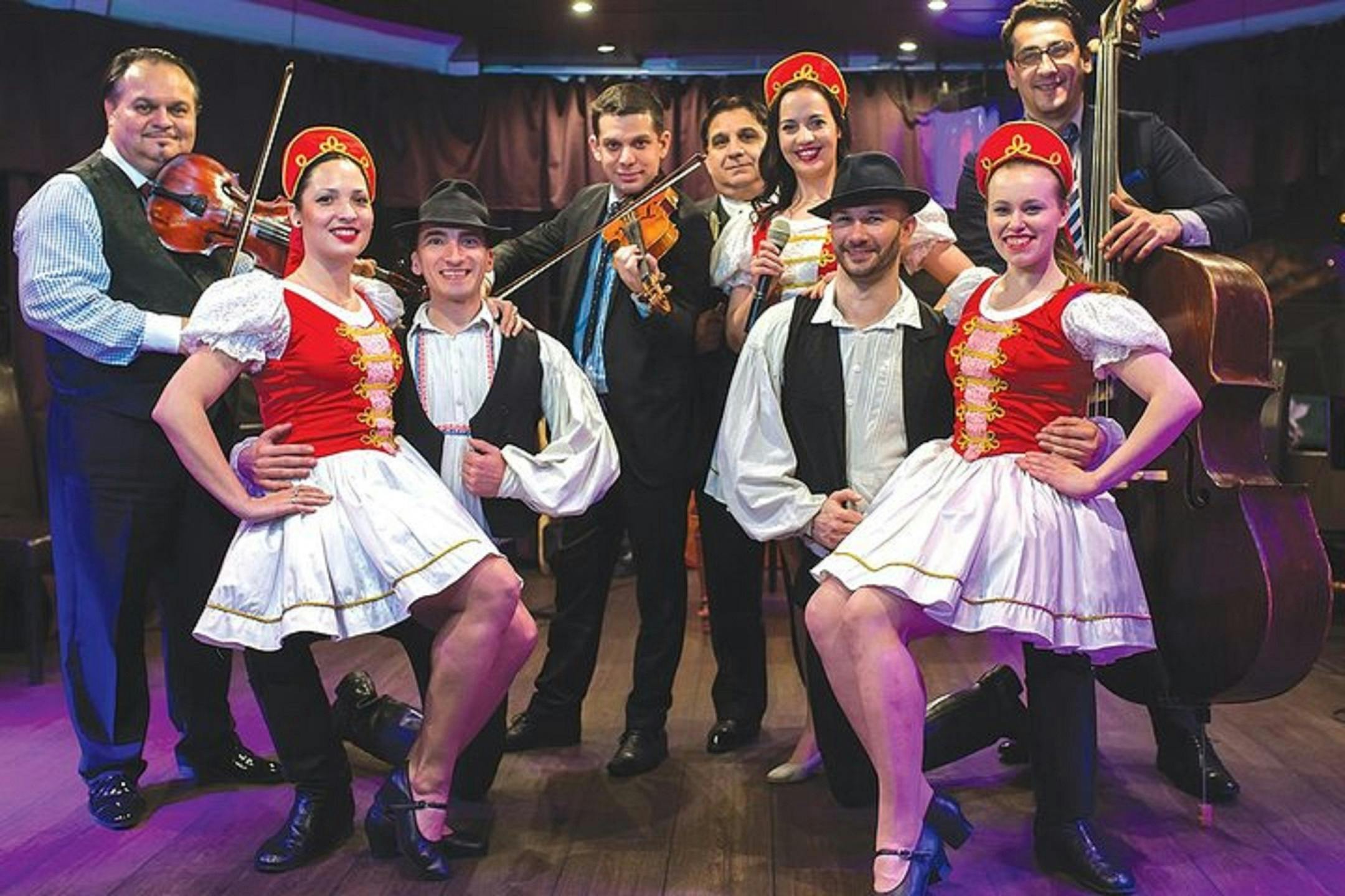 4 Course Dinner cruise with Operetta and Folk show