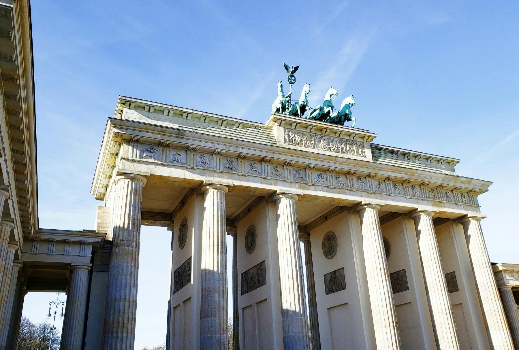 Recorrido a pie privado por Berlín desde el centro de la ciudad hasta la Puerta de Brandenburgo
