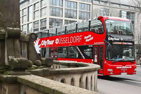 24-uurs hop on, hop off-bustour door Düsseldorf