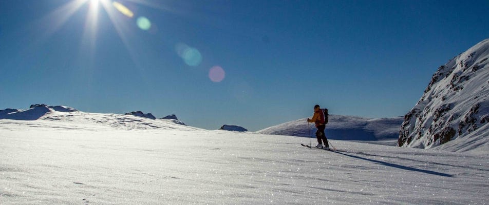 Backcountry skiing experience for beginners and intermediates in Voss