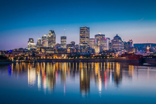 Montreal tour by night
