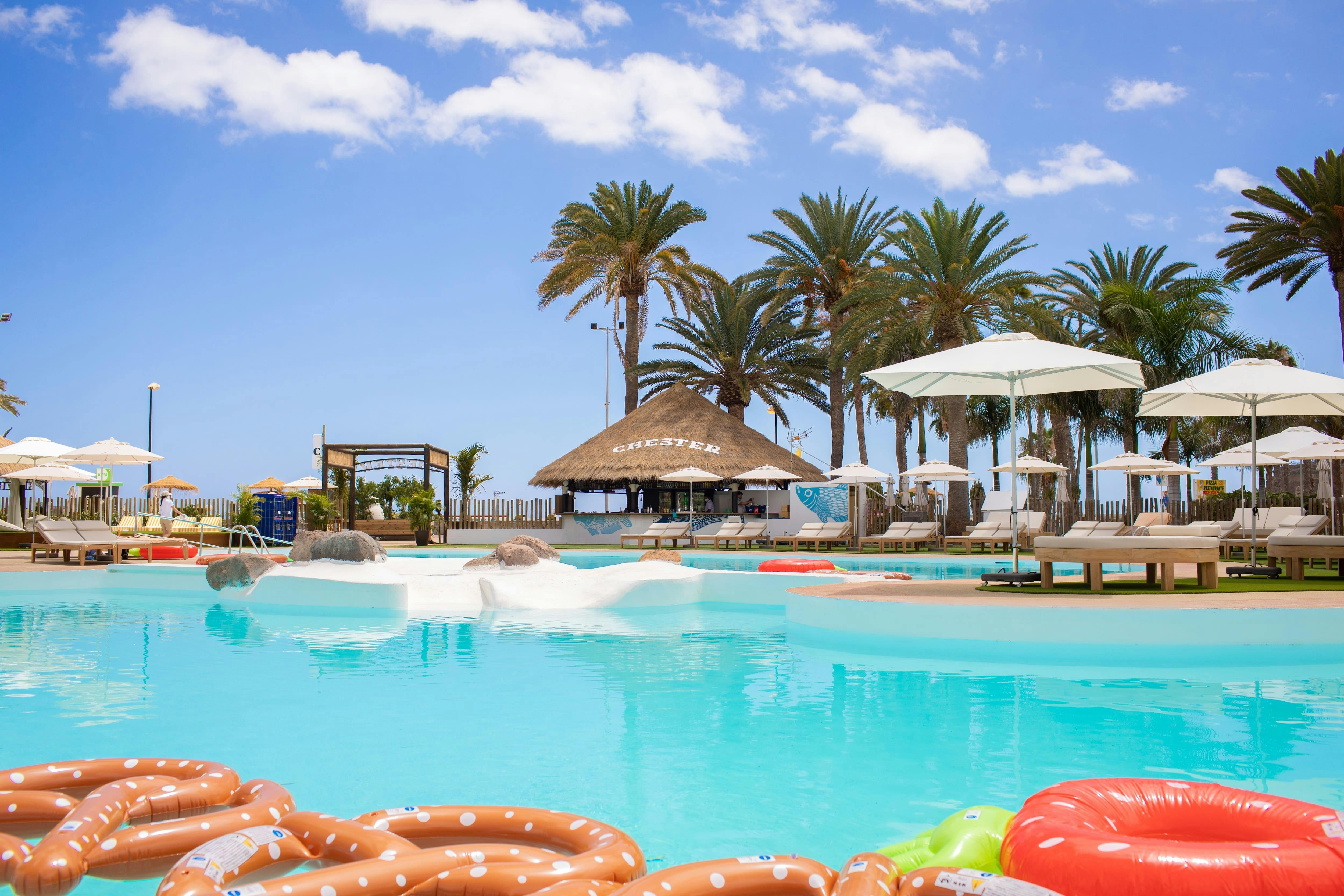 Chester Beach Club Basic Pack