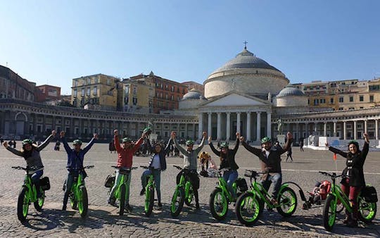 Recorrido histórico y panorámico de Nápoles en bicicleta eléctrica