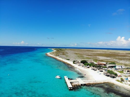 Viagem à ilha de Klein Curaçao com catamarã BlueFinn