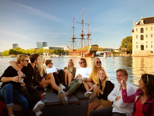 Crucero por los canales de Ámsterdam de 90 minutos con aperitivos y bebidas tradicionales