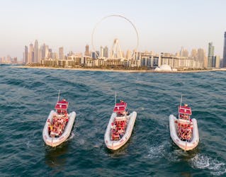 Recorrido en barco por el horizonte del puerto deportivo de Dubái