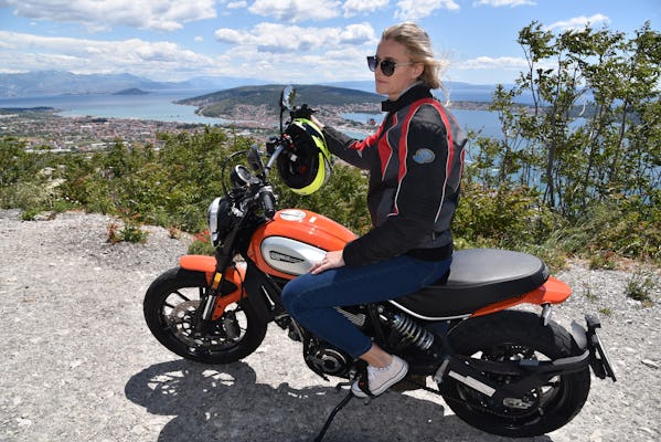 Alugue uma motocicleta e comece sua aventura croata