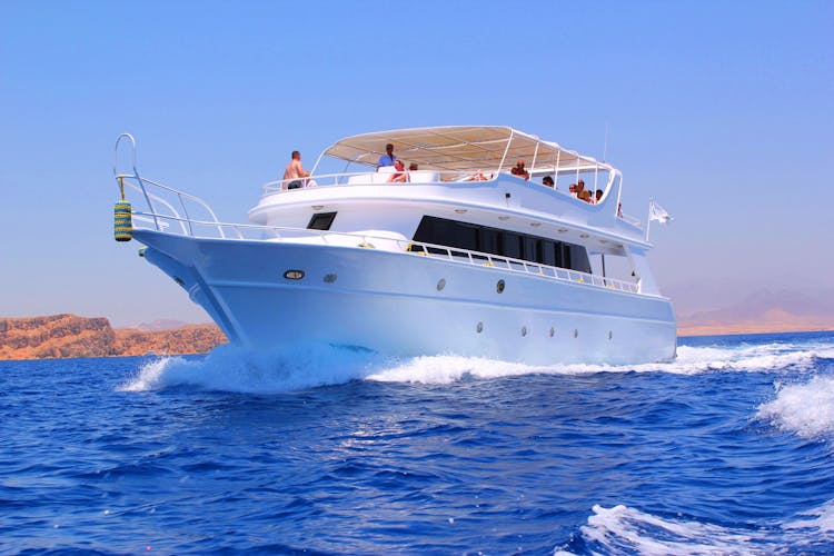 Ain Sokhna snorkeling and submarine cruise with lunch from Cairo