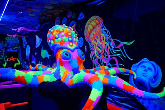 Tickets to Globalls Aquatica minigolf at Brighton Marina and Carnival games experience