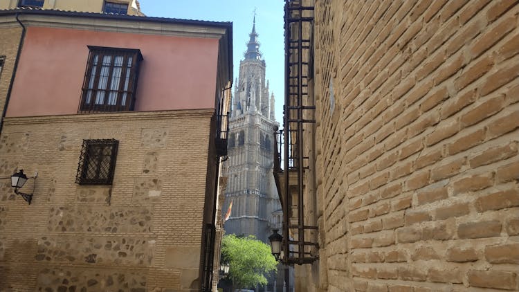 Full-day trip to Toledo by bus from Madrid