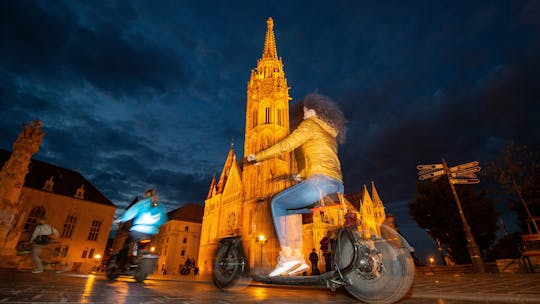Tour guidato di Budapest di notte in e-scooter