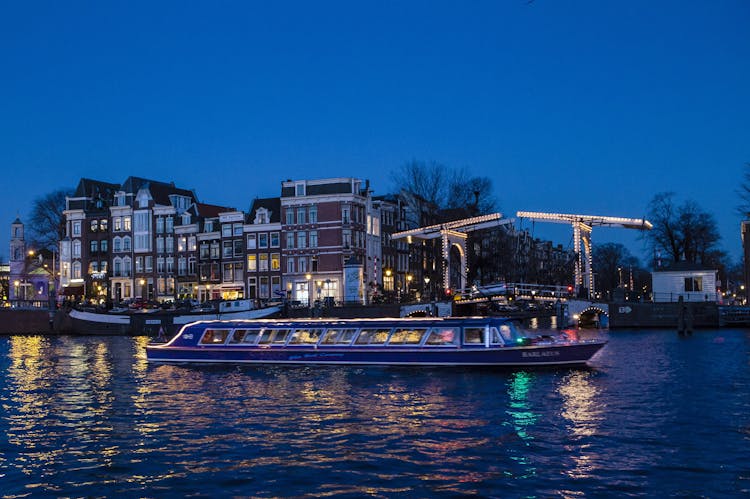 Evening canal cruise of Amsterdam with snackbox
