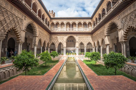 Gå-förbi-kön biljetter och guidat besök till Alcázar och katedralen i Sevilla