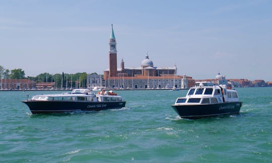 Transfer prywatną łodzią motorową z lotniska Marco Polo do Wenecji