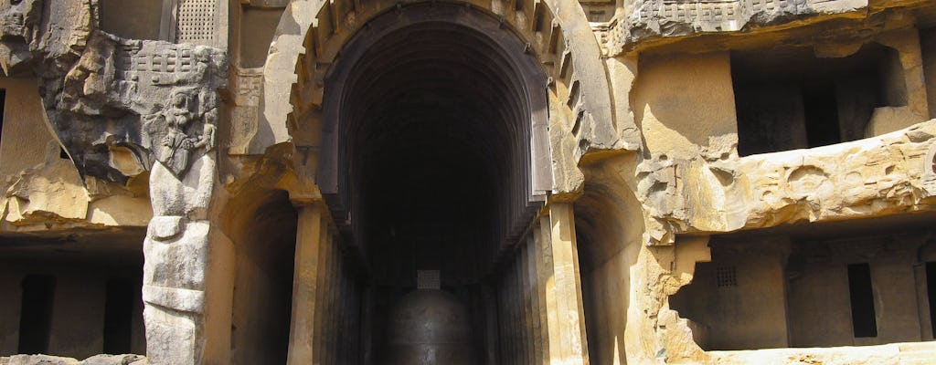 Tour privato di un'intera giornata delle grotte di Karla e Bhaja da Pune