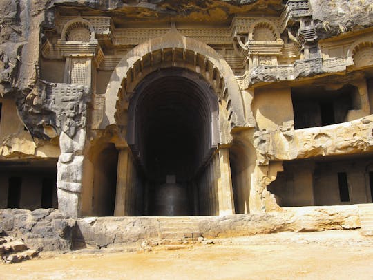 Excursão privada de dia inteiro às cavernas Karla e Bhaja saindo de Pune
