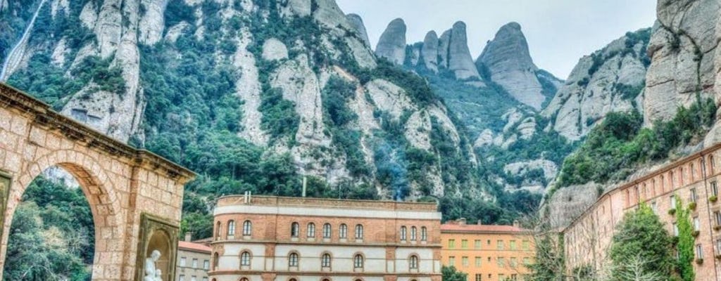 Excursión de medio día a Montserrat desde Barcelona