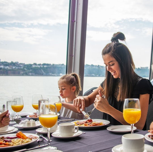 3-course brunch cruise in Quebec City