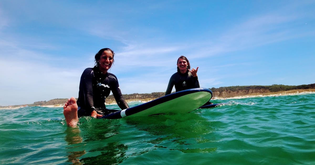 Twee uur surf- of bodyboardles in Lissabon