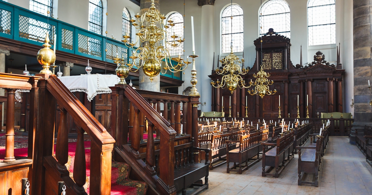 Amsterdam Portuguese Synagogue a 17th-century Sephardic landmark