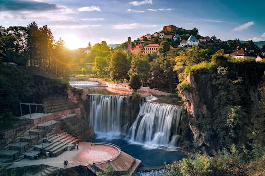 Visita guiada a Travnik, Cachoeiras de Jajce e Jajce Mills - Três pérolas da Bósnia Central