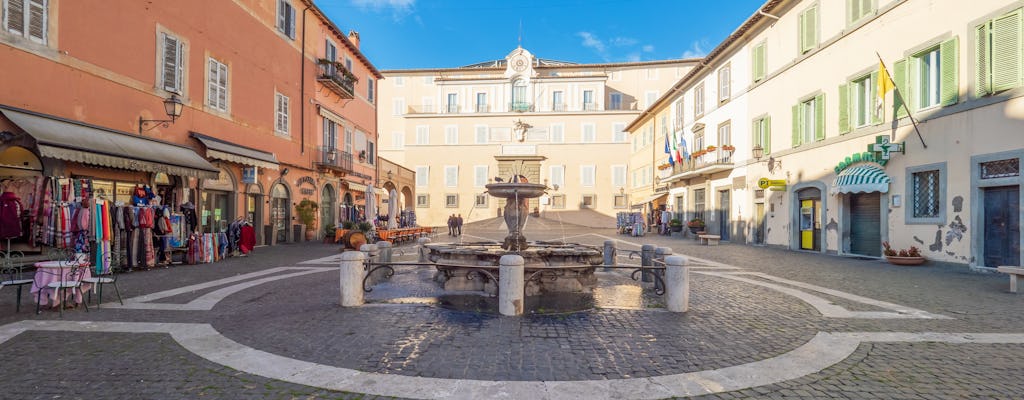 Entrada a los apartamentos papales de Castel Gandolfo y al jardín secreto