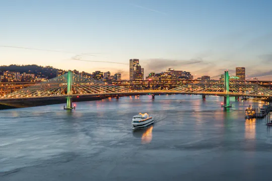 Dinner cruise on Willamette river