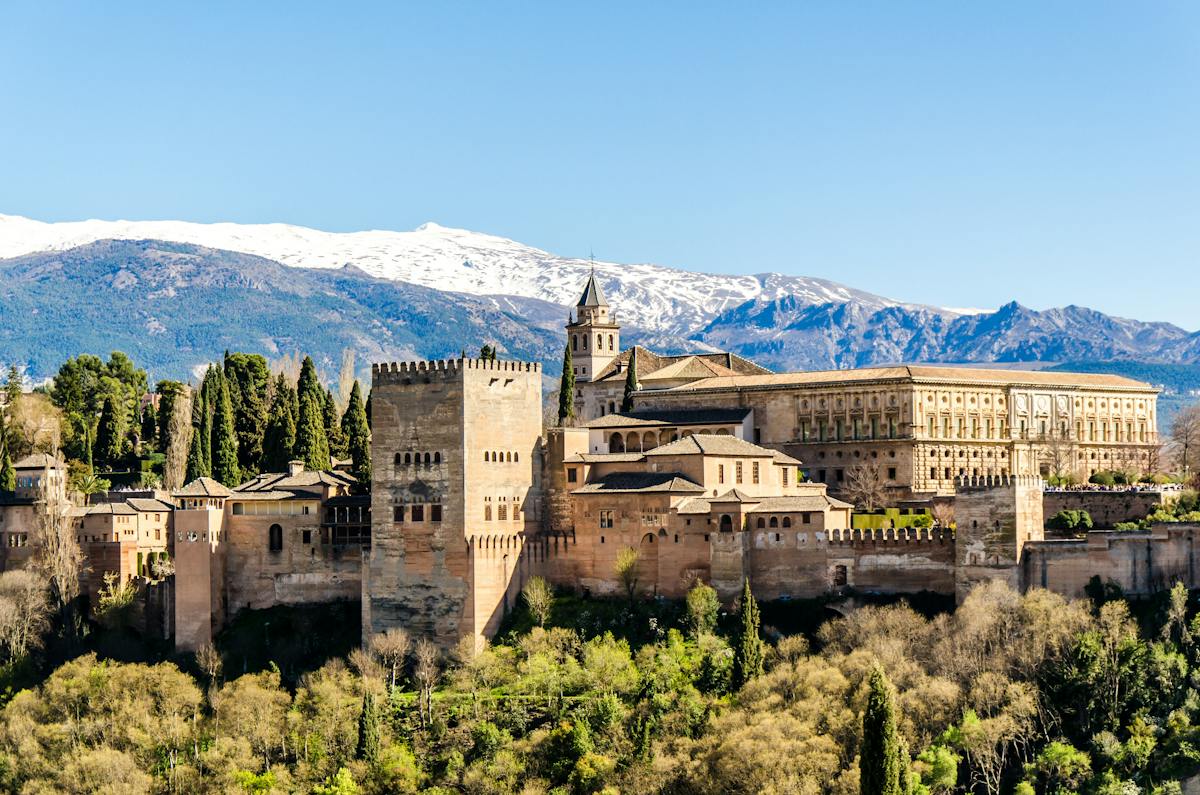 Albaicín and Sacromonte small group guided tour with entrance to the Alhambra