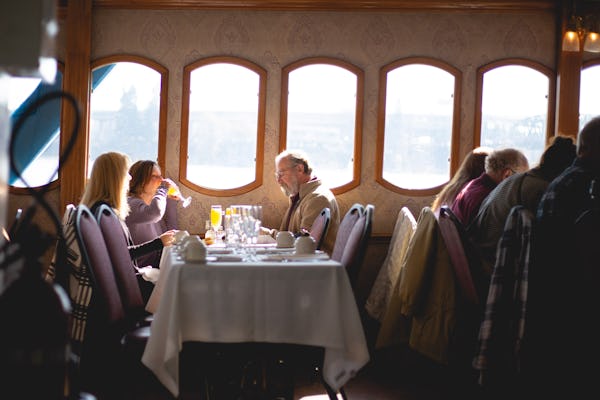 2-Hour Columbia river Gorge Champagne brunch cruise