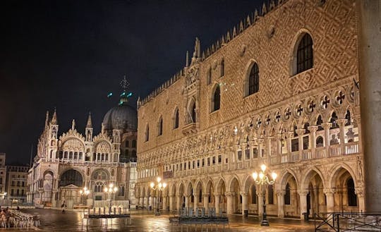 Rondleiding door de Basiliek van San Marco 's nachts