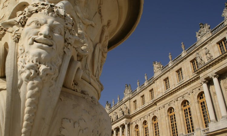 Versailles Palace and Musical Gardens with transfer from Paris