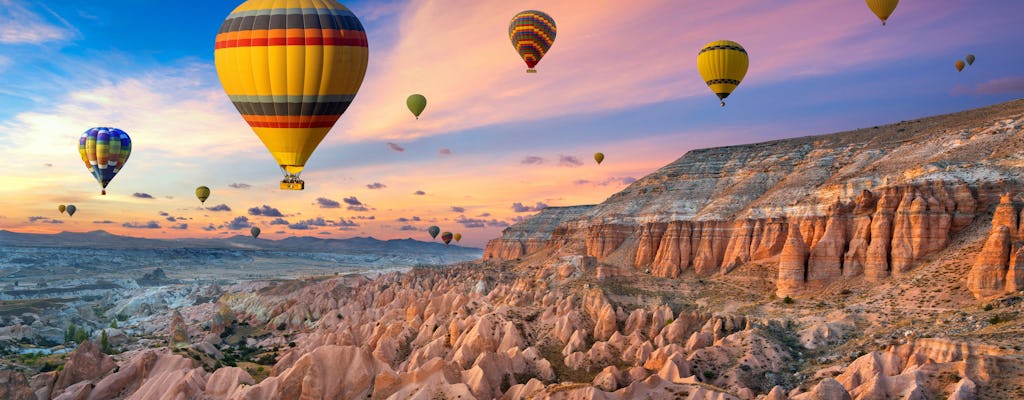 Excursión de 2 días y 1 noche a Capadocia desde Estambul en avión con vuelo en globo opcional