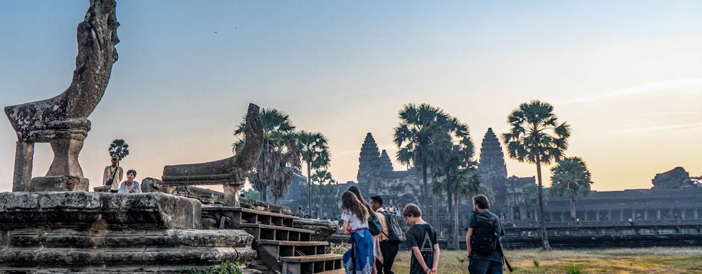 Excursión privada de 2 días a Angkor Wat Sunrise y Floating Village
