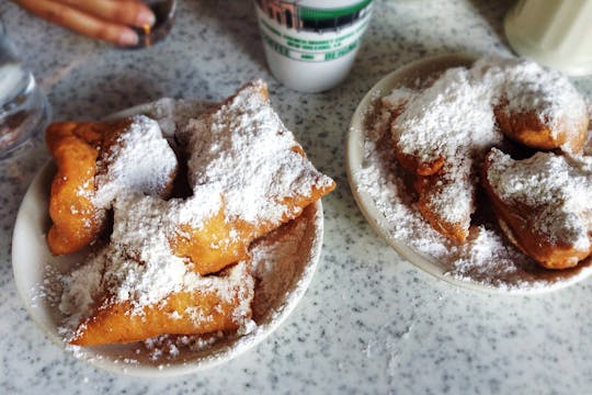 New Orleans food tour with French Quarter favorites