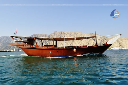 Full-day dhow cruise with drinks and lunch to the Fjords of Musandam