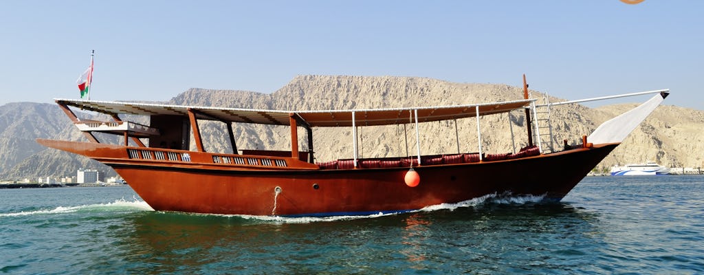 Full-day dhow cruise with drinks and lunch to the Fjords of Musandam