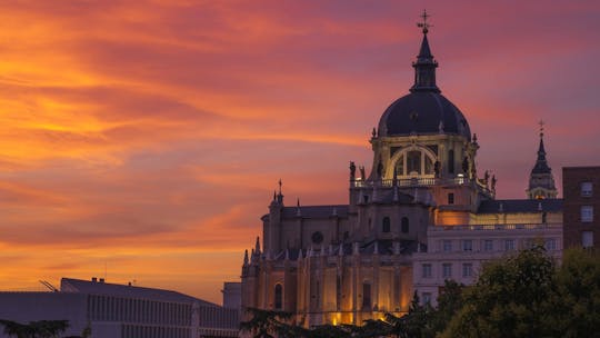 Guided sunset tour in Madrid with optional flamenco show