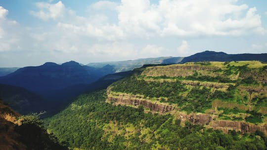 Viagem de um dia pela natureza despertada em Lonavala saindo de Pune