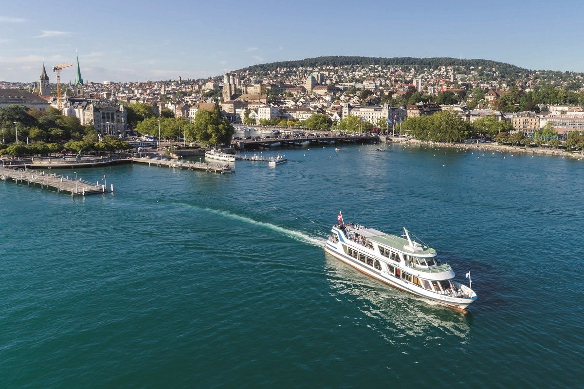 Guided bus tour Zurich with lake cruise Musement