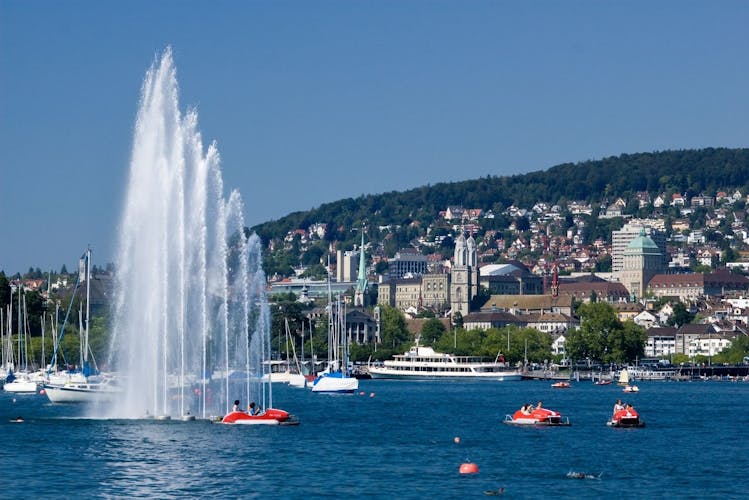 Zurich guided bus tour with lake cruise