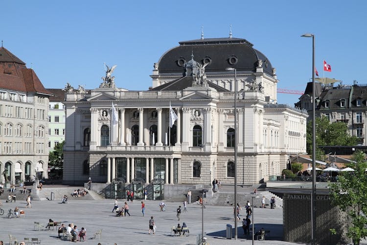 Zurich guided bus tour with lake cruise