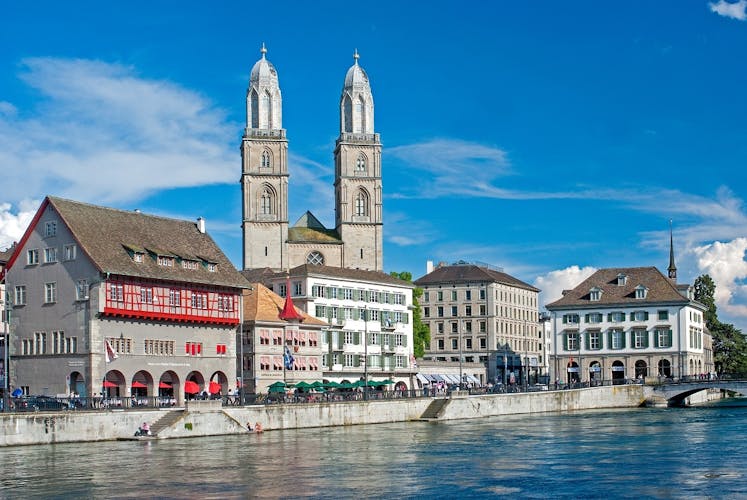 Zurich guided bus tour with lake cruise