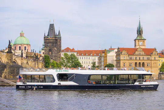 Sightseeing Eco-Cruise in Praag met Prosecco