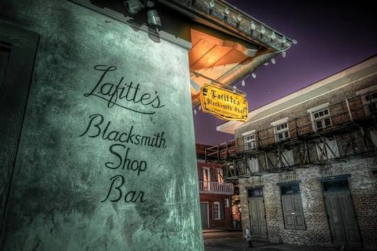 Tour a piedi per soli adulti di Bad Broads of New Orleans