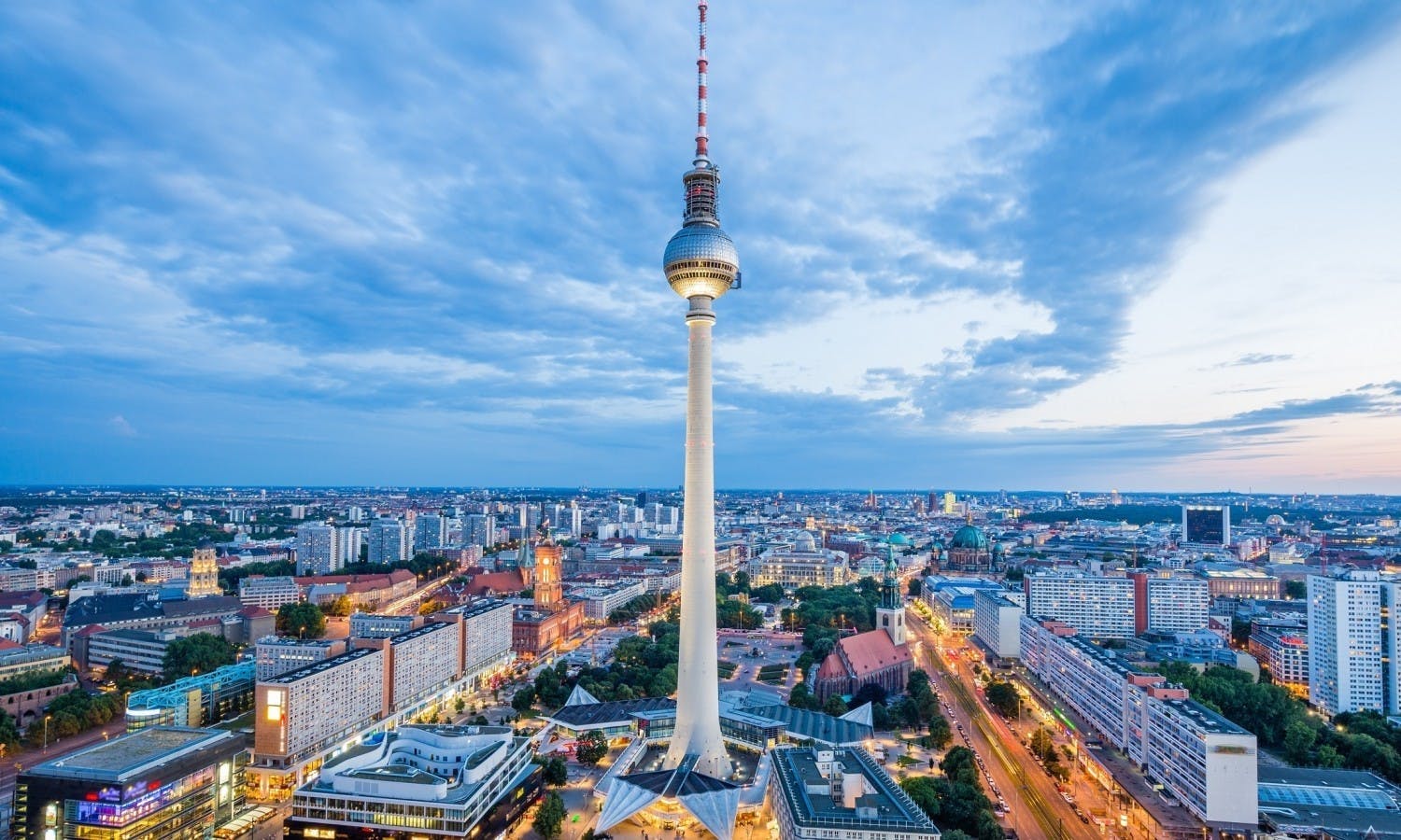 Berlin TV-tårnet med spring-køen-over billet til observationsdækket