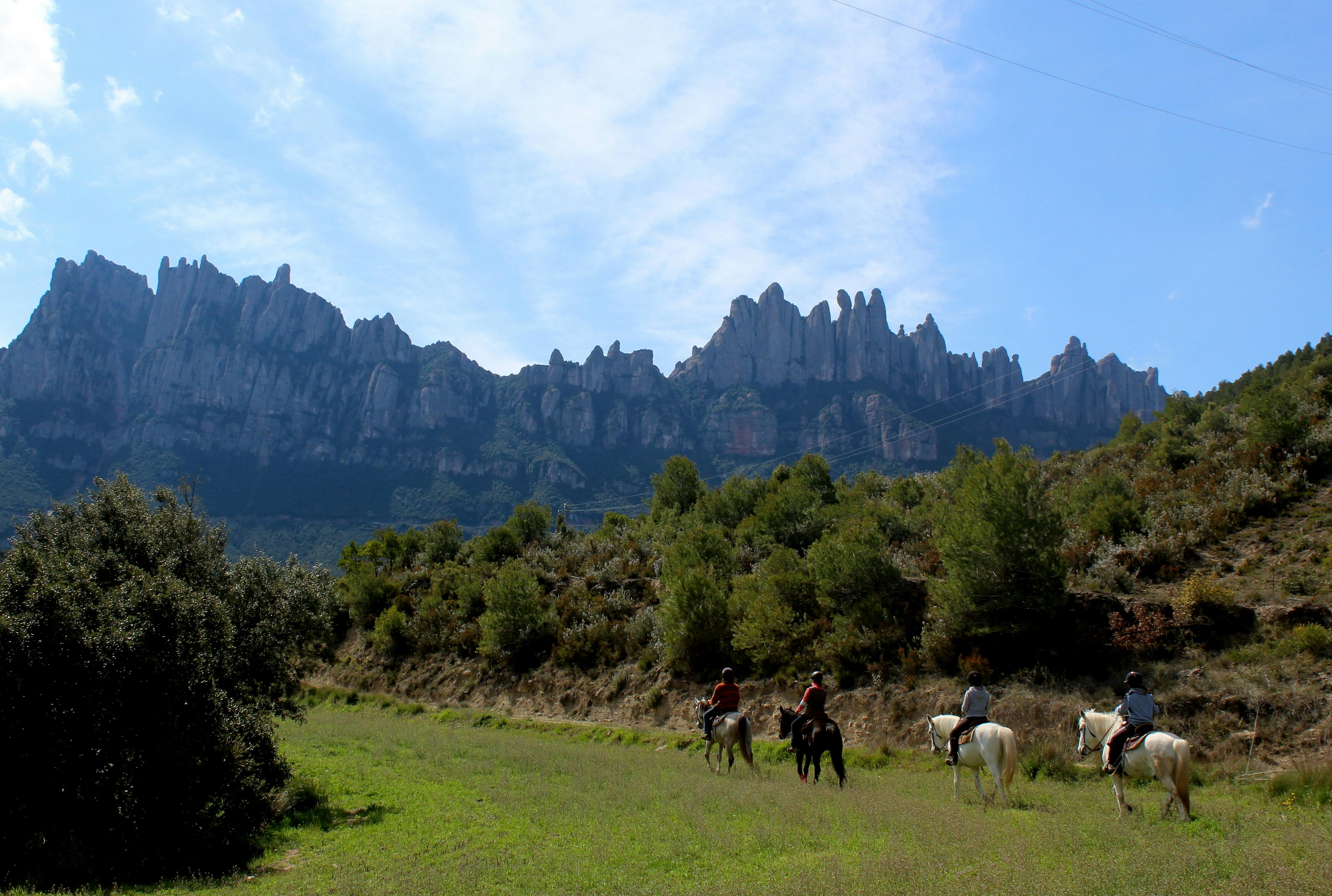 Passeio a cavalo no Parque Nacional de Montserrat saindo de Barcelona