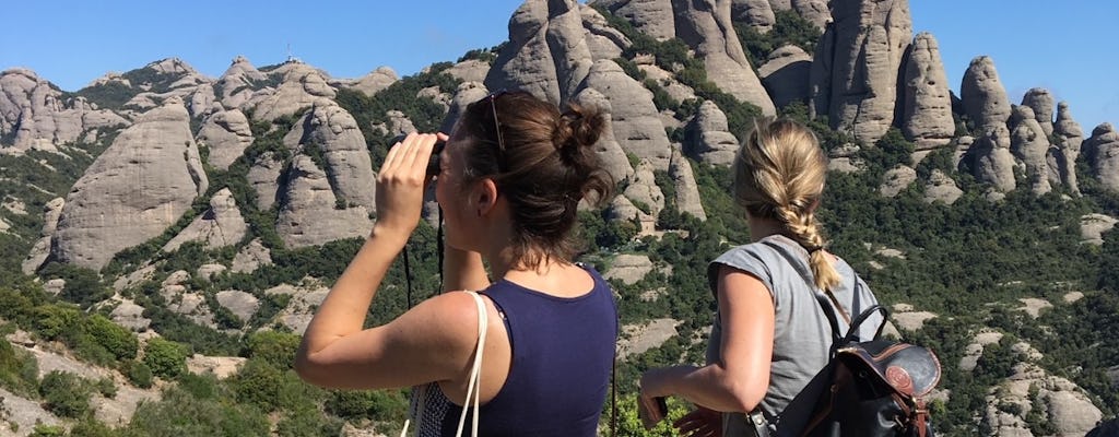 Visita a la abadía de Montserrat y ruta de senderismo desde Barcelona